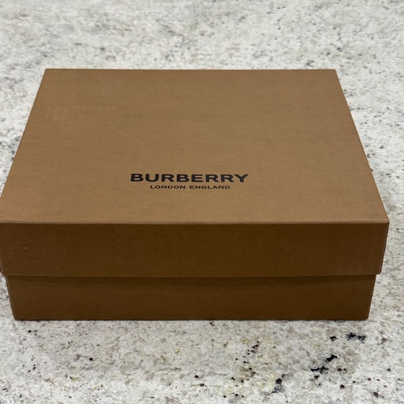 BURBERRY ALF HOLLYWELL 50 SANDALS TAN WITH GOLD TB SIDE STRAP LOGO 38.5 - Picture 6 of 9